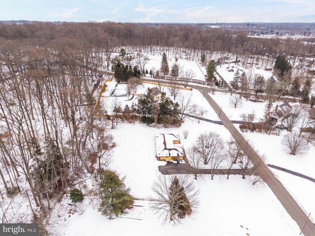 303 CRUM CREEK LN, Newtown Square, PA 19073