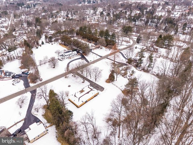 303 CRUM CREEK LN, Newtown Square, PA 19073