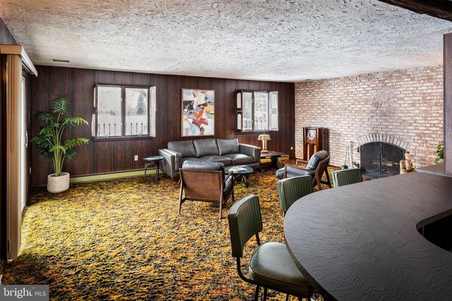 303 CRUM CREEK LN, Newtown Square, PA 19073