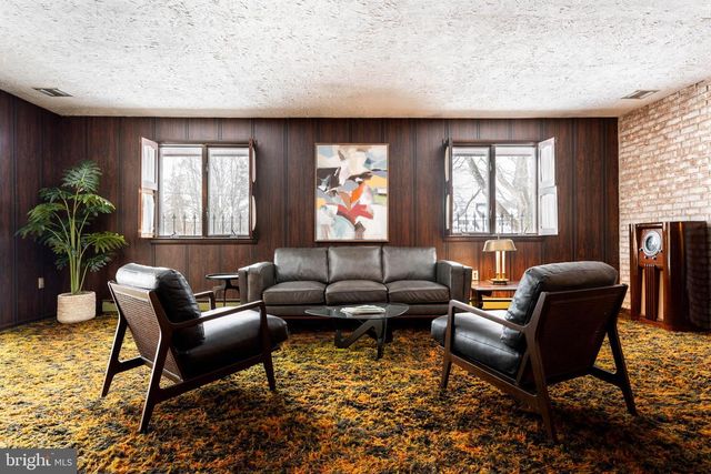 303 CRUM CREEK LN, Newtown Square, PA 19073