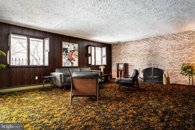 303 CRUM CREEK LN, Newtown Square, PA 19073