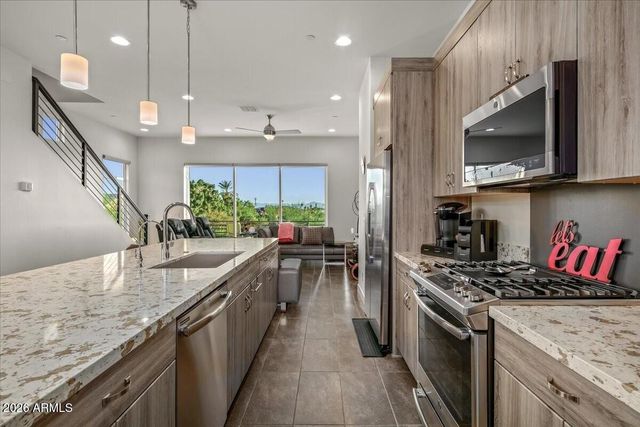 1717 E MORTEN Avenue 64, Phoenix, AZ 85020