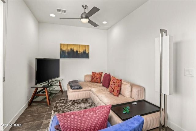1717 E MORTEN Avenue 64, Phoenix, AZ 85020