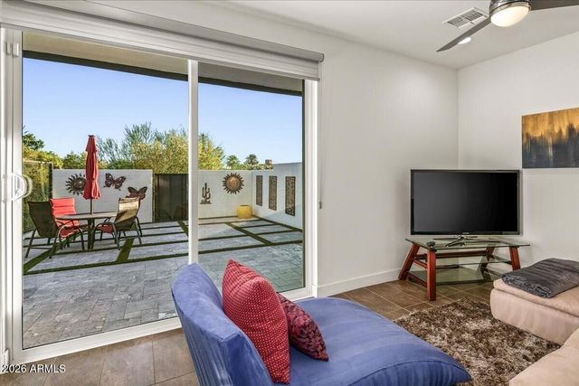 1717 E MORTEN Avenue 64, Phoenix, AZ 85020