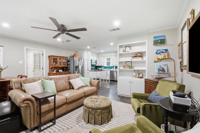 7121 Crabtree Lane, North Richland Hills, TX 76182