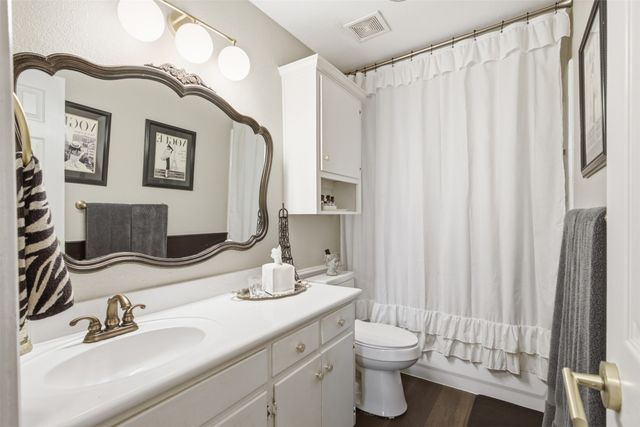 7121 Crabtree Lane, North Richland Hills, TX 76182