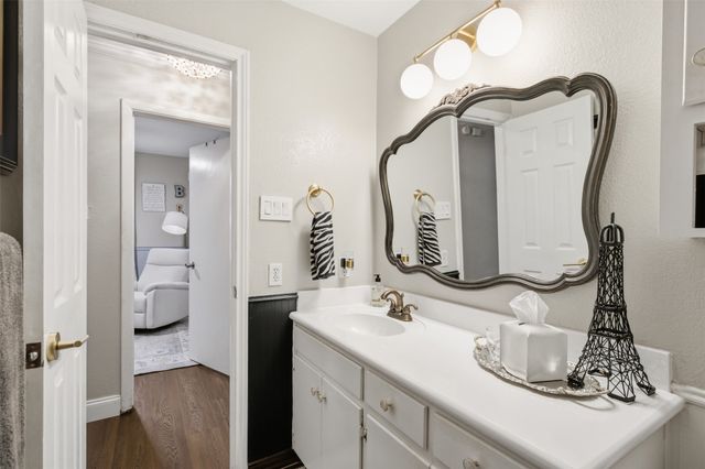 7121 Crabtree Lane, North Richland Hills, TX 76182