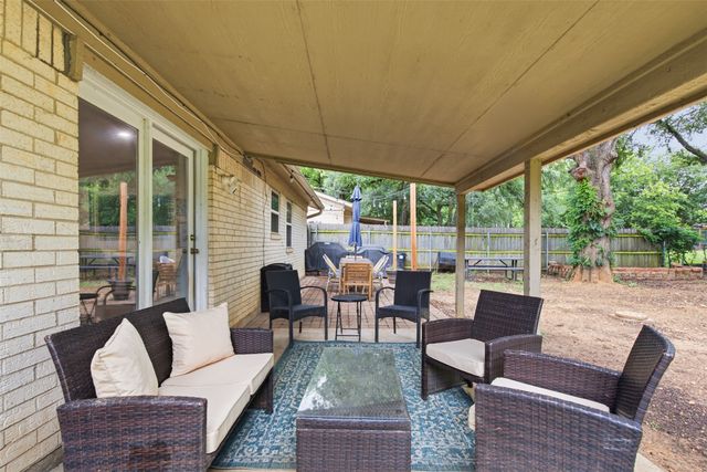 7121 Crabtree Lane, North Richland Hills, TX 76182