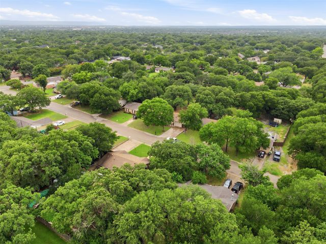 7121 Crabtree Lane, North Richland Hills, TX 76182