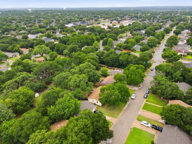 7121 Crabtree Lane, North Richland Hills, TX 76182