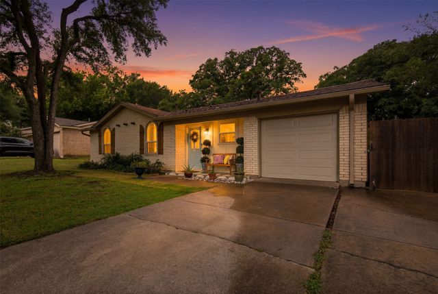 7121 Crabtree Lane, North Richland Hills, TX 76182