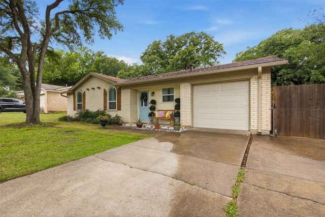 7121 Crabtree Lane, North Richland Hills, TX 76182
