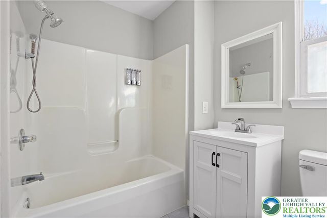 798 Sullivan Trail, Tobyhanna Twp, PA 18355