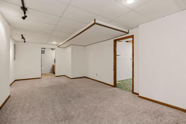 211 SW Cross Creek Drive, Grain Valley, MO 64029