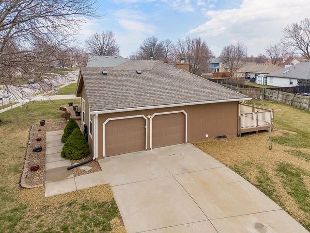 211 SW Cross Creek Drive, Grain Valley, MO 64029