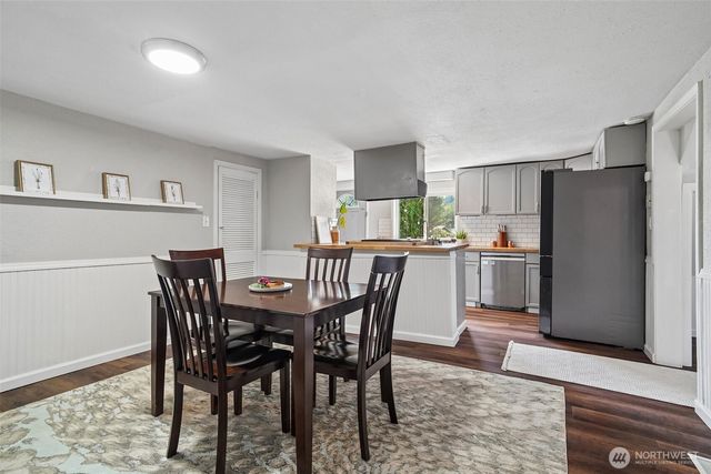 221 3rd Avenue NW, Pacific, WA 98047