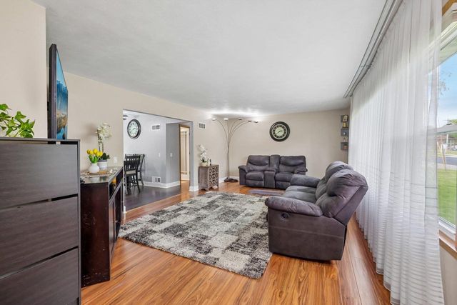105 W Slifer Street, Portage, WI 53901