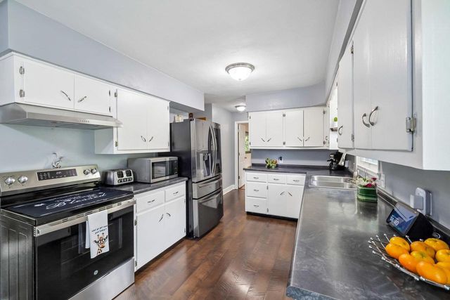 105 W Slifer Street, Portage, WI 53901