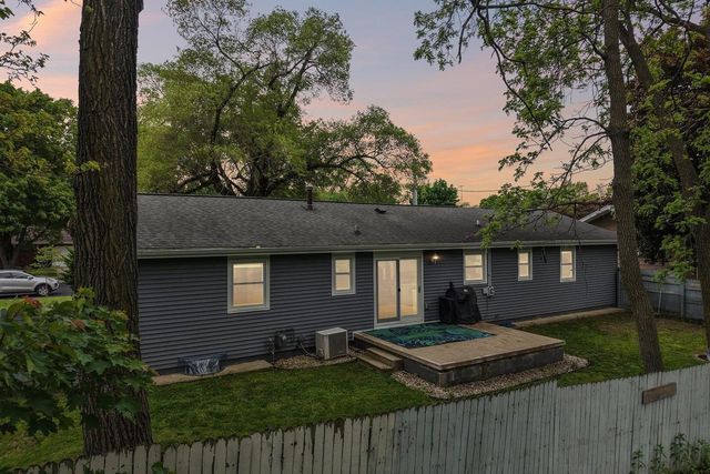 105 W Slifer Street, Portage, WI 53901