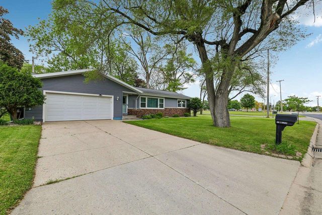 105 W Slifer Street, Portage, WI 53901