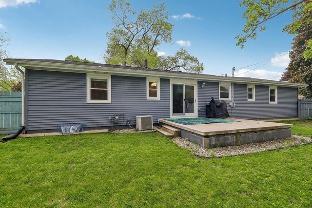 105 W Slifer Street, Portage, WI 53901