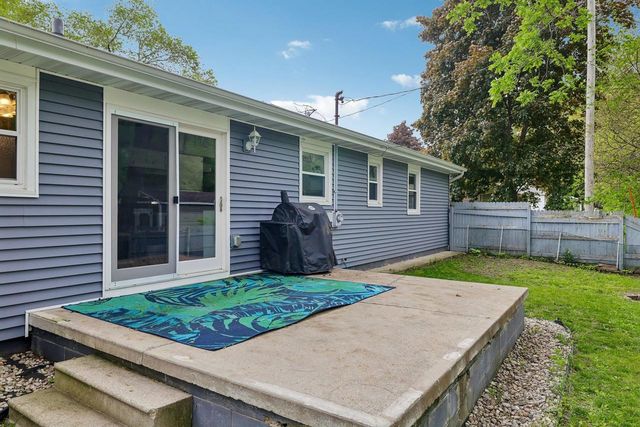105 W Slifer Street, Portage, WI 53901