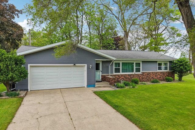 105 W Slifer Street, Portage, WI 53901