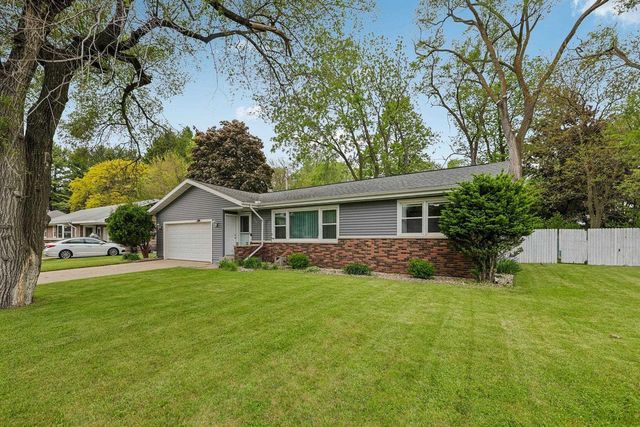 105 W Slifer Street, Portage, WI 53901