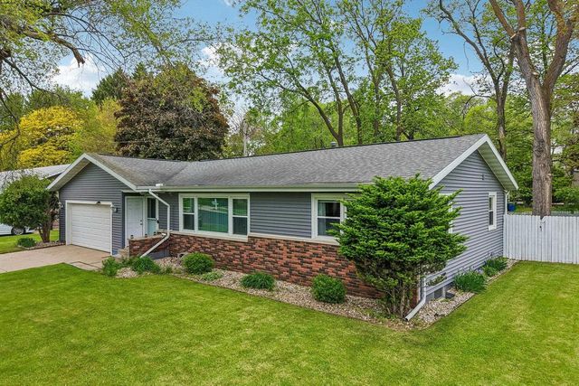105 W Slifer Street, Portage, WI 53901