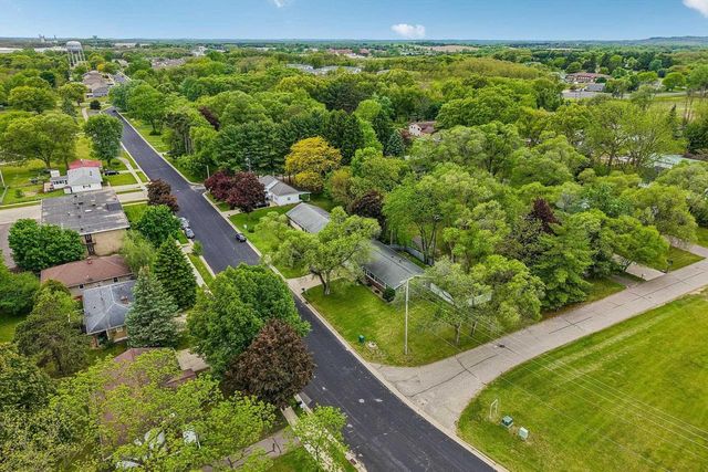105 W Slifer Street, Portage, WI 53901