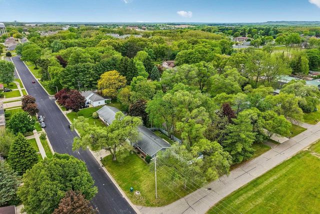 105 W Slifer Street, Portage, WI 53901