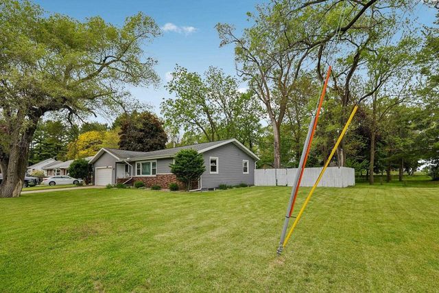 105 W Slifer Street, Portage, WI 53901