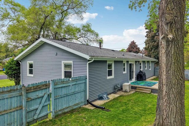 105 W Slifer Street, Portage, WI 53901