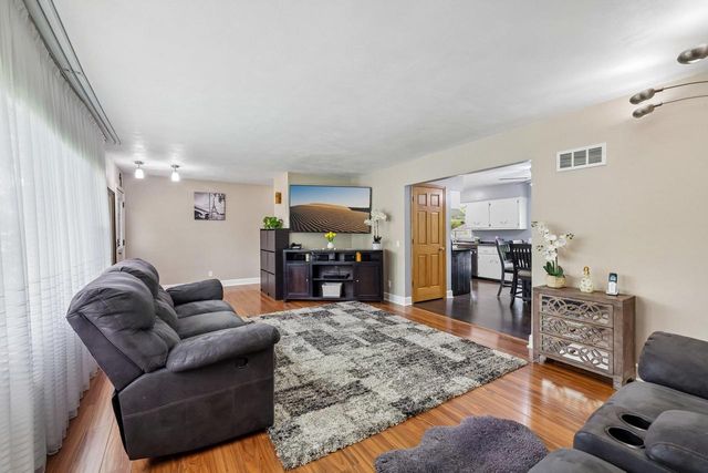 105 W Slifer Street, Portage, WI 53901
