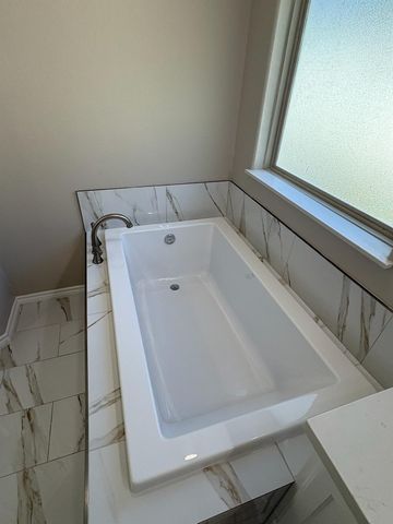 2581 Dove Crossing, Navasota, TX 77868