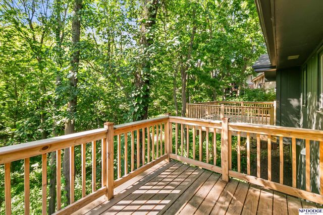8911 Raven Oaks Drive, Omaha, NE 68152
