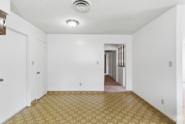 2012 Glendon Court, Bakersfield, CA 93309