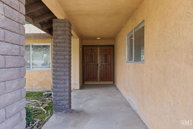 2012 Glendon Court, Bakersfield, CA 93309