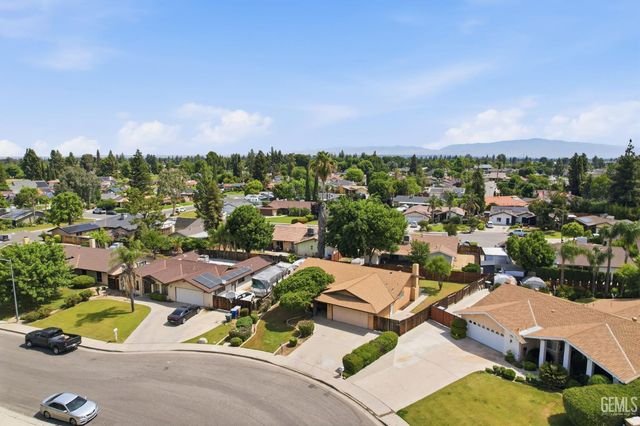 2012 Glendon Court, Bakersfield, CA 93309