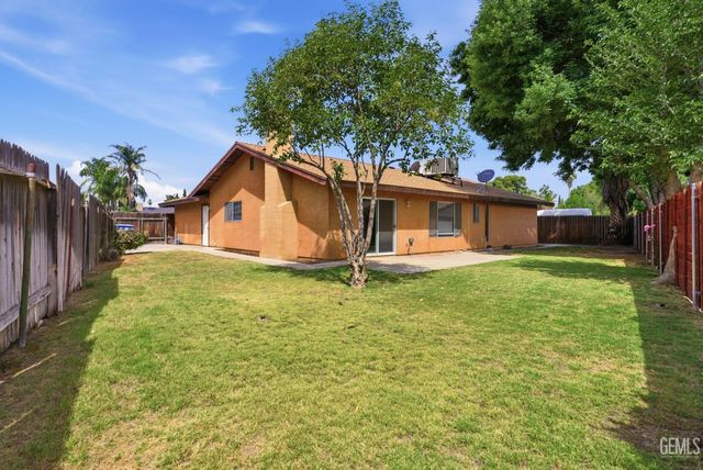 2012 Glendon Court, Bakersfield, CA 93309