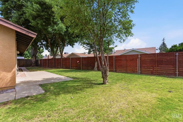 2012 Glendon Court, Bakersfield, CA 93309