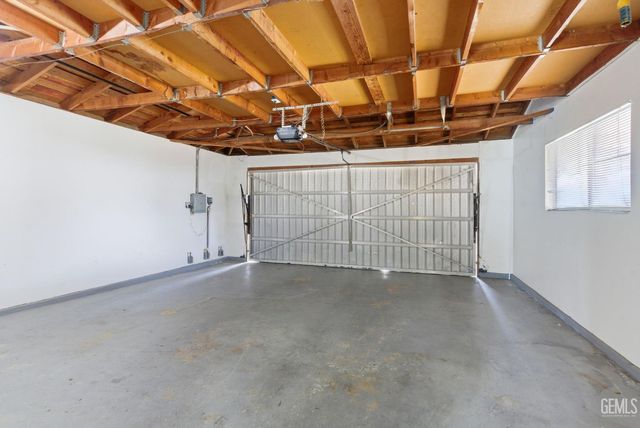 2012 Glendon Court, Bakersfield, CA 93309
