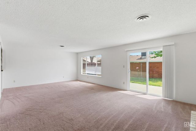 2012 Glendon Court, Bakersfield, CA 93309