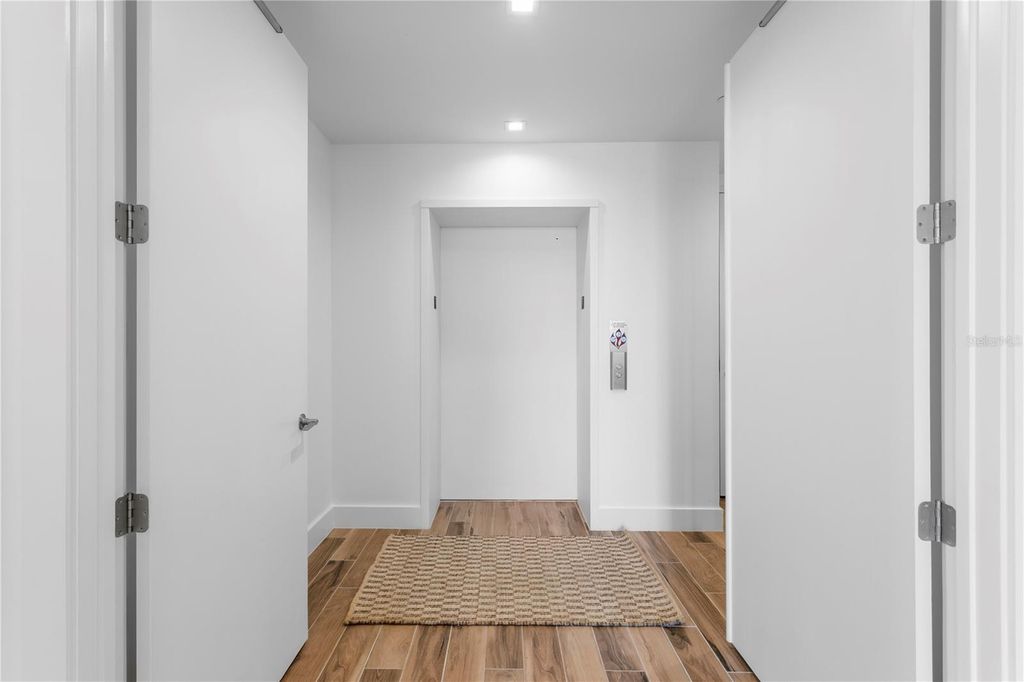 Image 3 of property listing at 5120 MARINA WAY 11005, Tampa, FL 33611