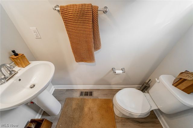 8403 Bedaos Drive, Willoughby, OH 44094