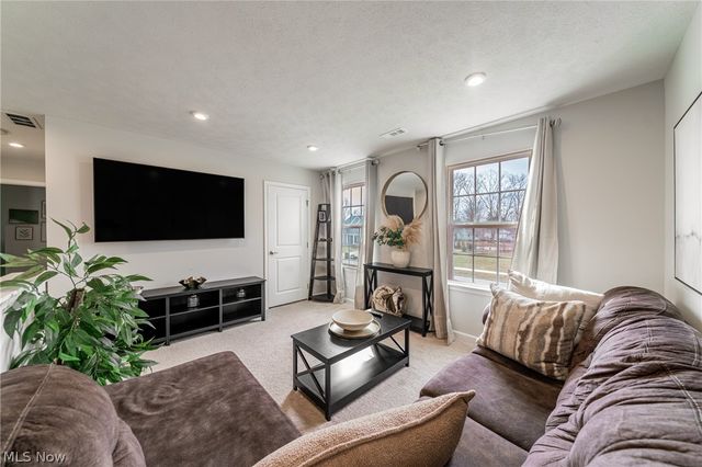 8403 Bedaos Drive, Willoughby, OH 44094