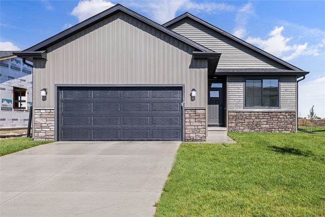 1435 Locust Street, Waukee, IA 50263