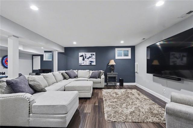 404 Jane Court, Lawrence, KS 66049