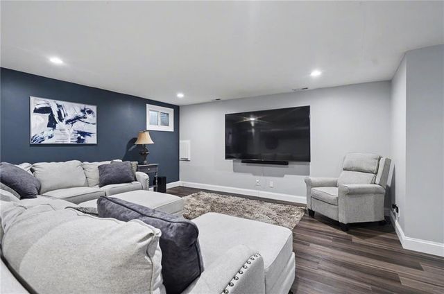 404 Jane Court, Lawrence, KS 66049