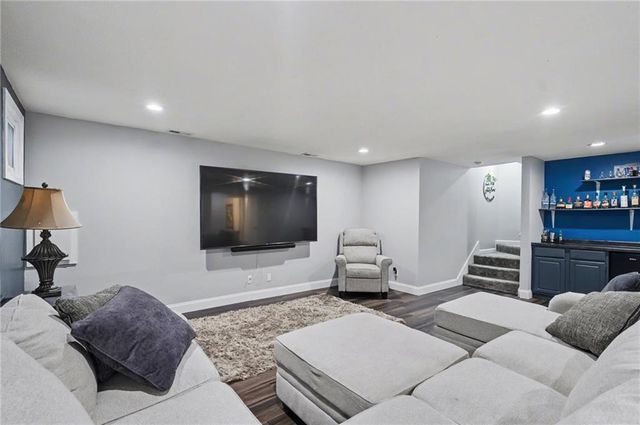 404 Jane Court, Lawrence, KS 66049